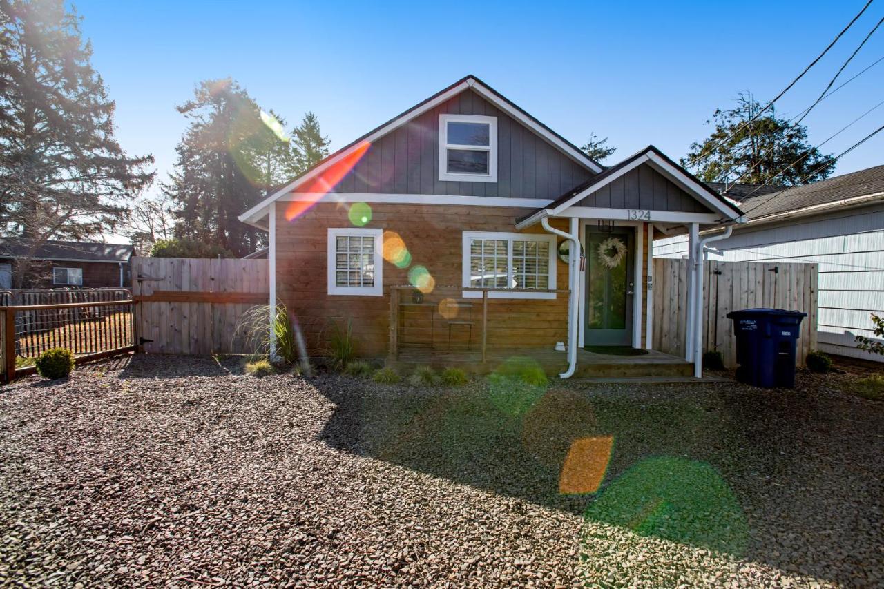 Siletz Bay Getaway Villa Lincoln City Exterior photo